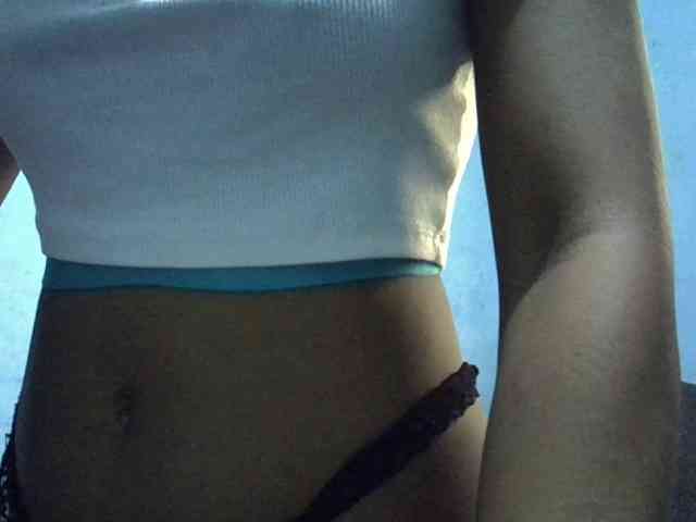 GoldenGoddess1 webcam