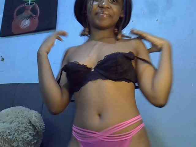 GoldenGoddess1 webcam