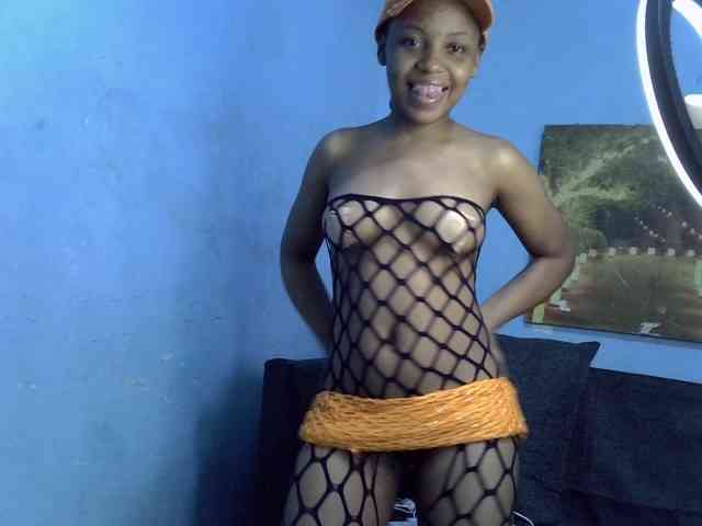 GoldenGoddess1 webcam