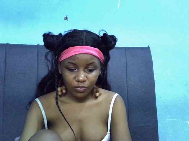 GoldenGoddess1 webcam