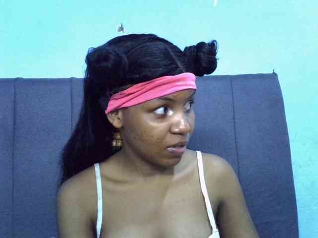 GoldenGoddess1 webcam