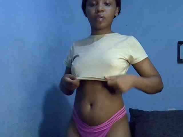 GoldenGoddess1 webcam