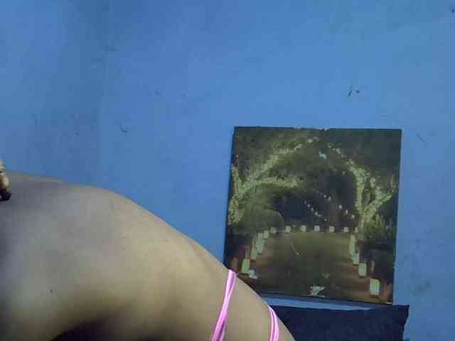 GoldenGoddess1 webcam