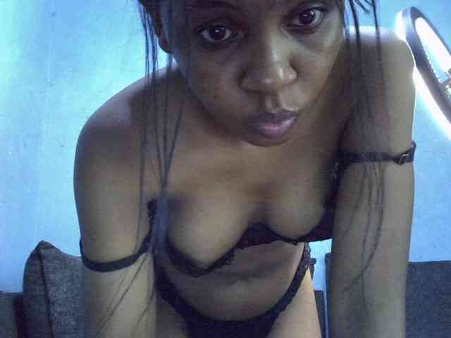 GoldenGoddess1 webcam