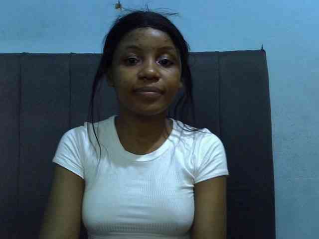 GoldenGoddess1 webcam