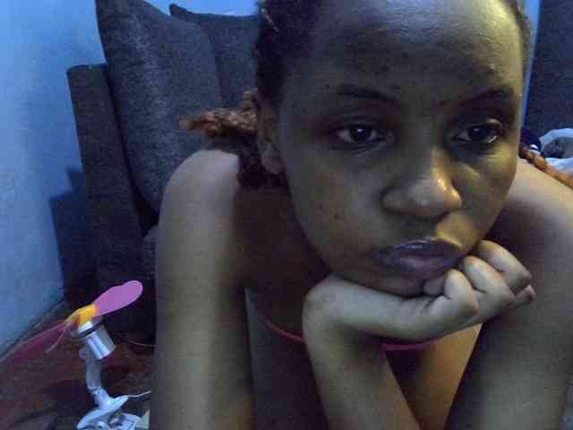 GoldenGoddess1 webcam