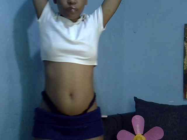 GoldenGoddess1 webcam