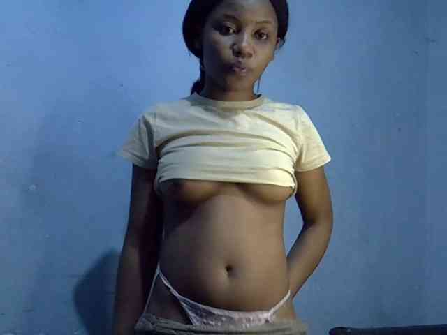 GoldenGoddess1 webcam