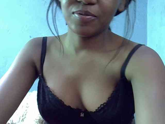 GoldenGoddess1 webcam