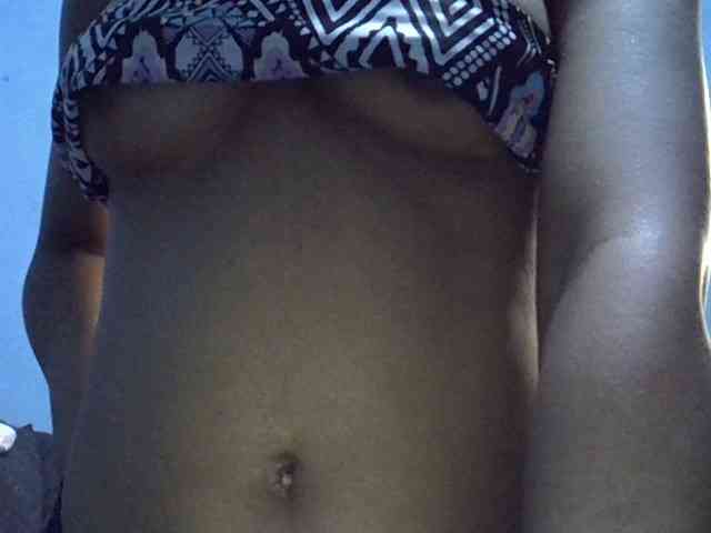 GoldenGoddess1 webcam
