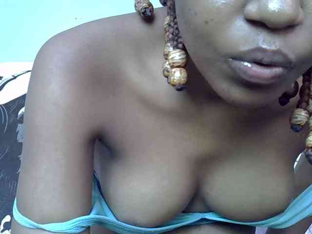 GoldenGoddess1 webcam