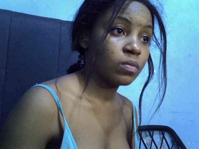 GoldenGoddess1 webcam