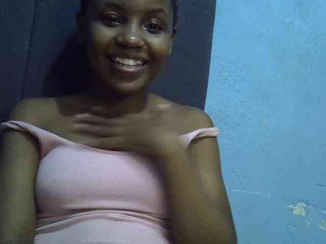 GoldenGoddess1 webcam