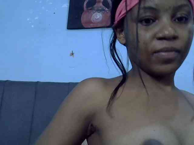 GoldenGoddess1 webcam