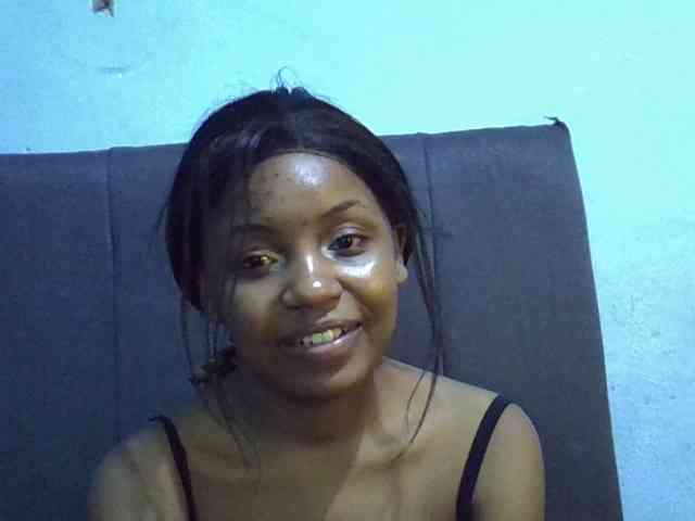 GoldenGoddess1 webcam