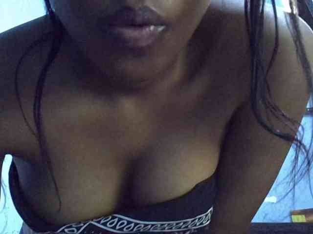GoldenGoddess1 webcam