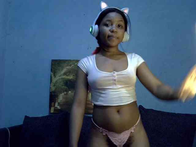 GoldenGoddess1 webcam