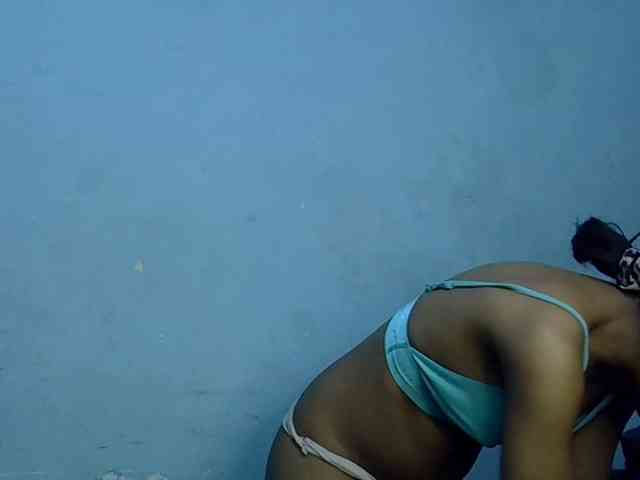 GoldenGoddess1 webcam