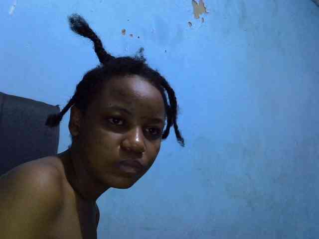 GoldenGoddess1 webcam