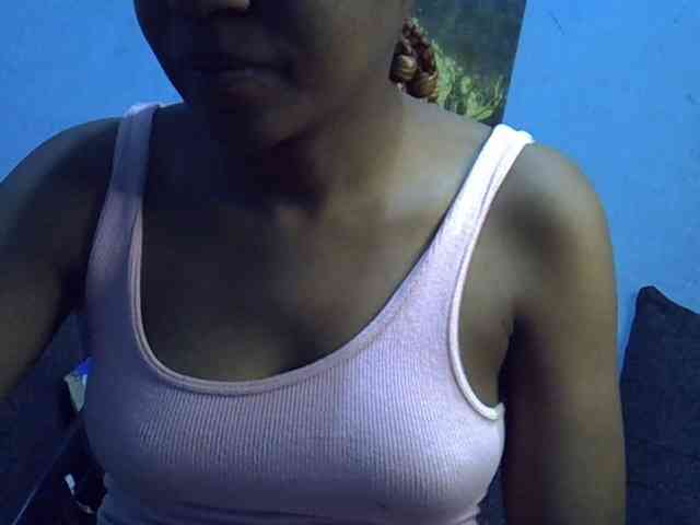 GoldenGoddess1 webcam