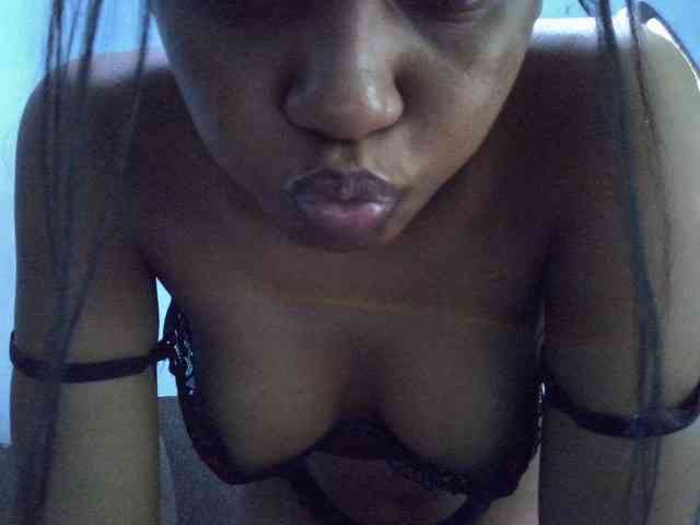 GoldenGoddess1 webcam