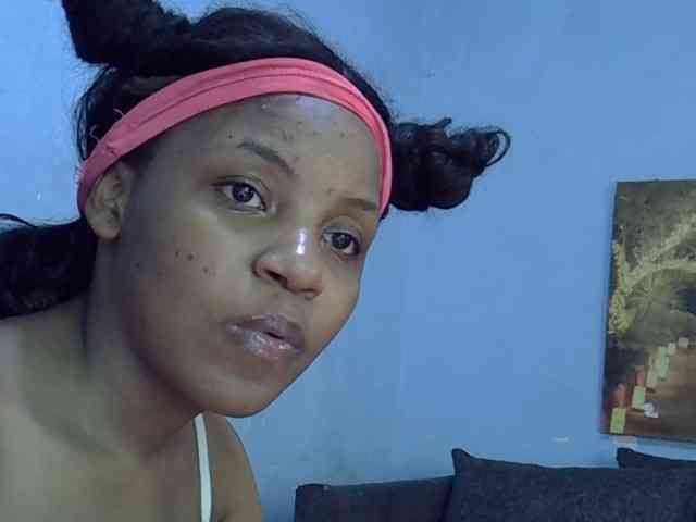 GoldenGoddess1 webcam