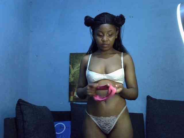 GoldenGoddess1 webcam