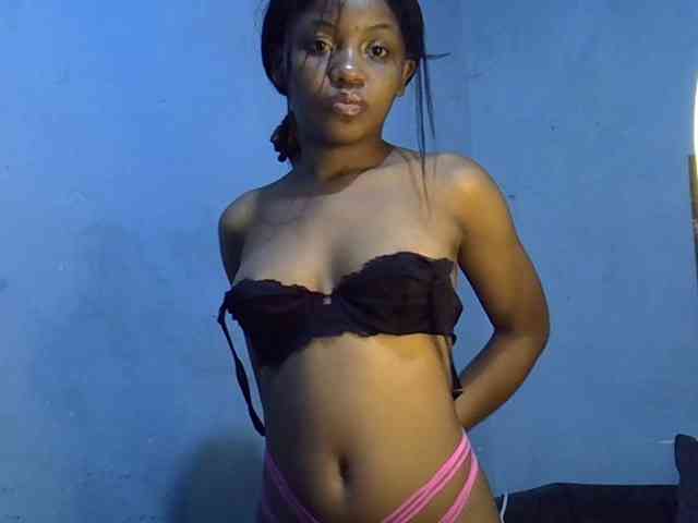 GoldenGoddess1 webcam