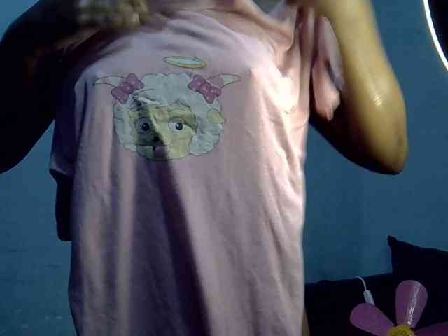 GoldenGoddess1 webcam