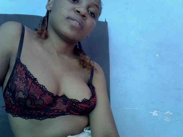 GoldenGoddess1 webcam