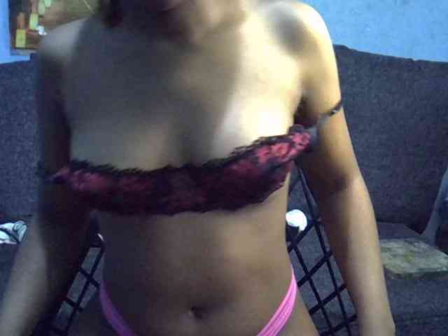 GoldenGoddess1 webcam