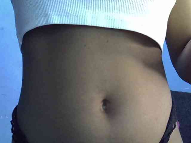 GoldenGoddess1 webcam