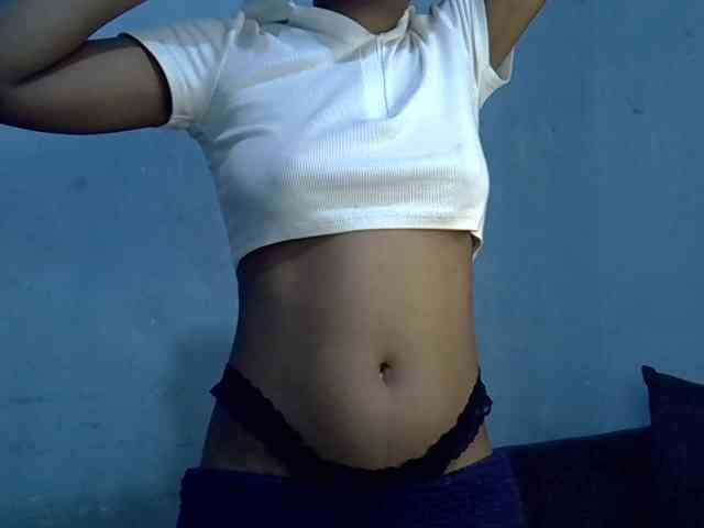 GoldenGoddess1 webcam