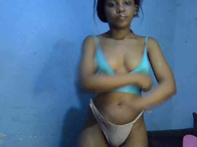 GoldenGoddess1 webcam