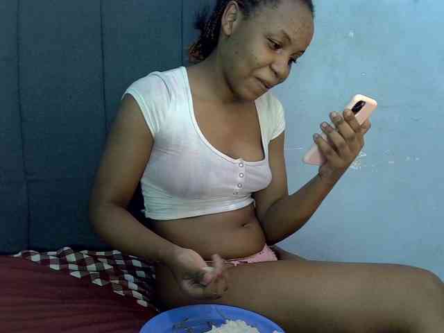 GoldenGoddess1 webcam