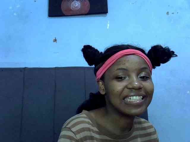 GoldenGoddess1 webcam