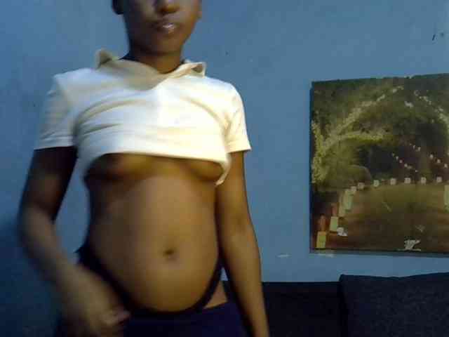 GoldenGoddess1 webcam