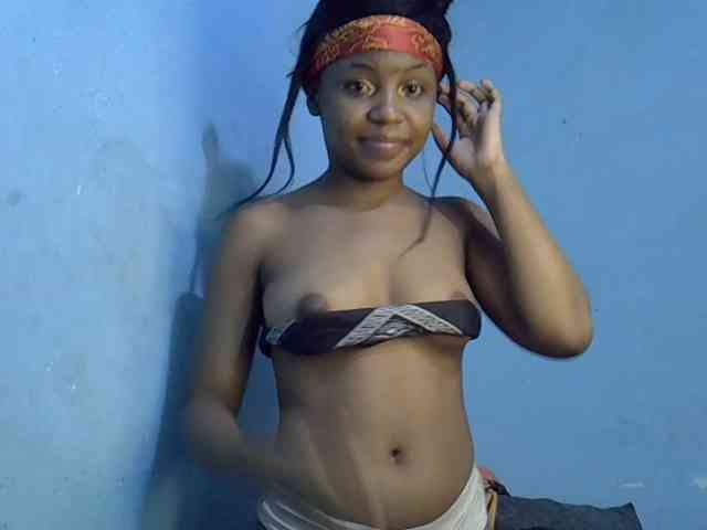GoldenGoddess1 webcam