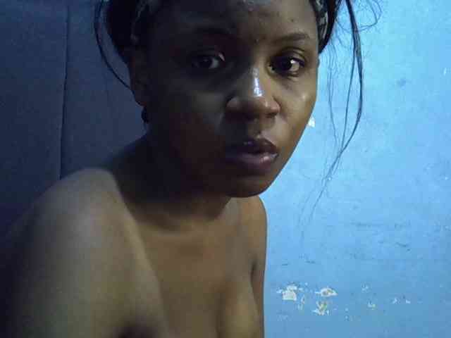 GoldenGoddess1 webcam