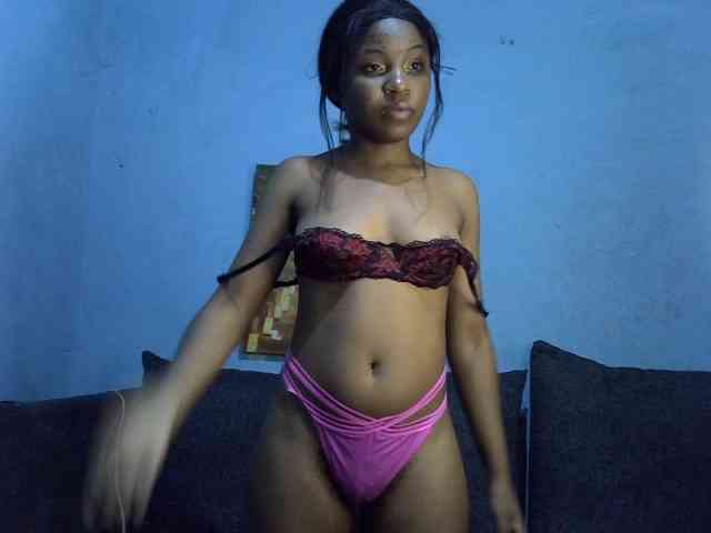 GoldenGoddess1 webcam