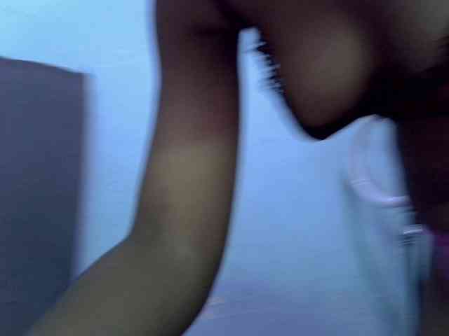 GoldenGoddess1 webcam