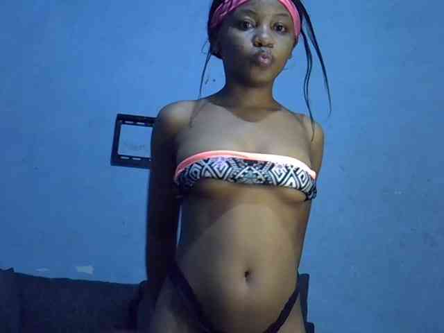 GoldenGoddess1 webcam