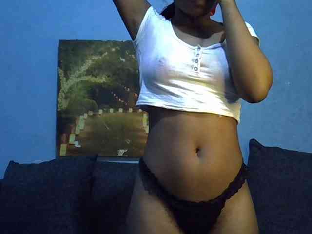 GoldenGoddess1 webcam