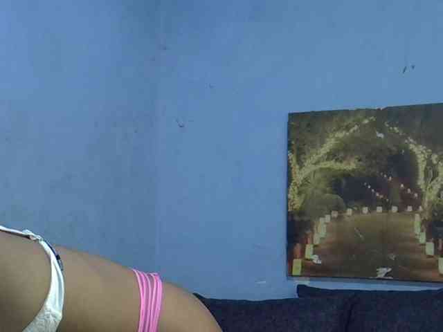 GoldenGoddess1 webcam