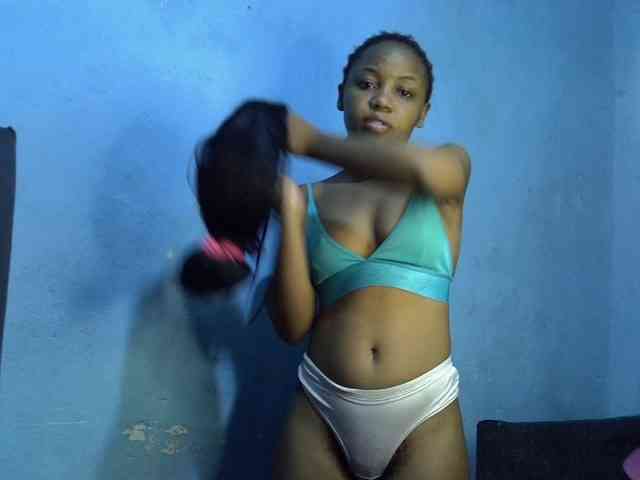 GoldenGoddess1 webcam