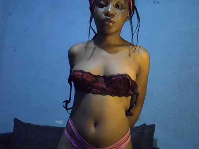 GoldenGoddess1 webcam