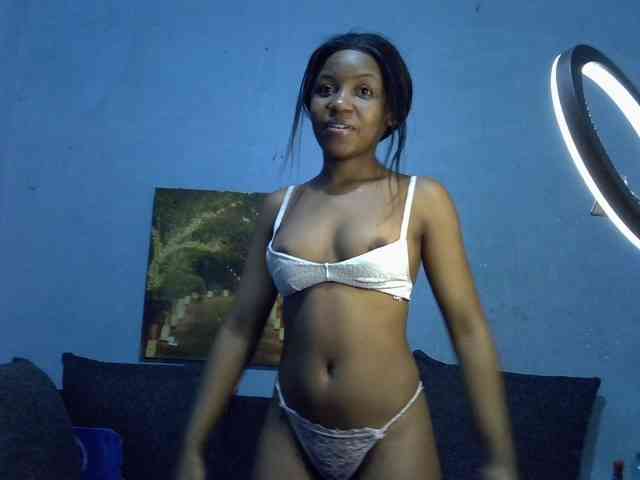 GoldenGoddess1 webcam