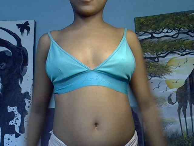 GoldenGoddess1 webcam