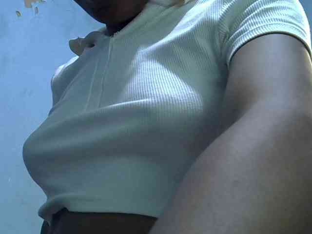 GoldenGoddess1 webcam