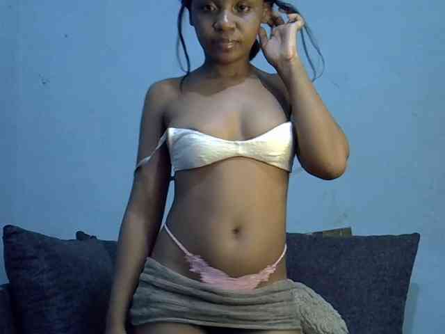 GoldenGoddess1 webcam